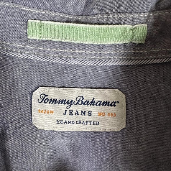 Tommy Bahama Jeans Shirt Men Size M Short Sleeve Single Pocket Cotton Blend EUC - Picture 4 of 12